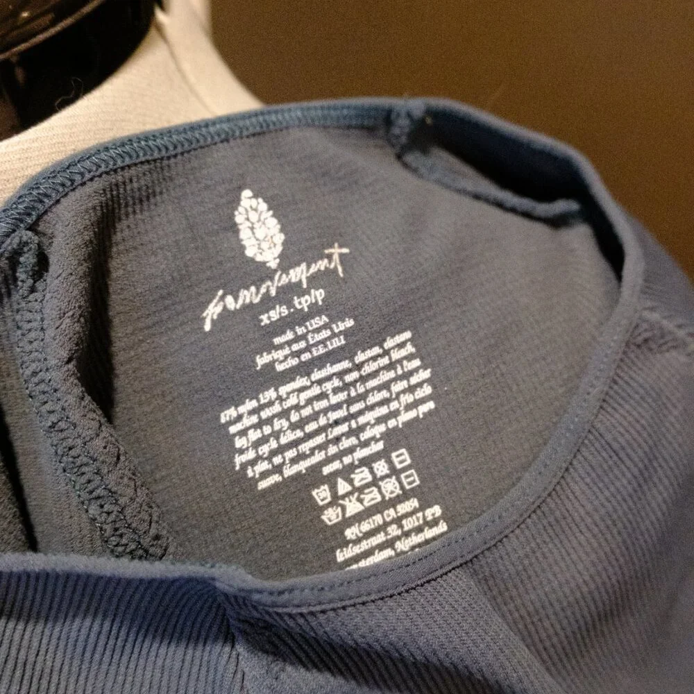 Free People Movement fitted cutut crop top for yoga/gym - Picture 6 of 6